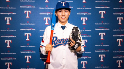 '제2의 오타니' 꿈꾸는 김성준, 미국 MLB 텍사스와 계약..."텍사스의 선택이 옳았음을 증명하겠다."